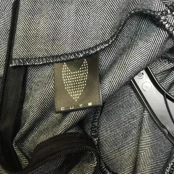 Junior dress size small - Picture 3 of 4